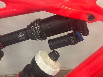 Used Specialized Enduro Comp 29 2019 2019 Mountainbike, Orange — image 6 of 10
