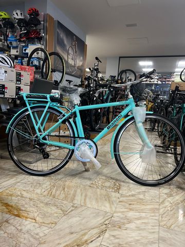 Bianchi E-spillo Classic Altus 8v 2025 Road & Gravel usato