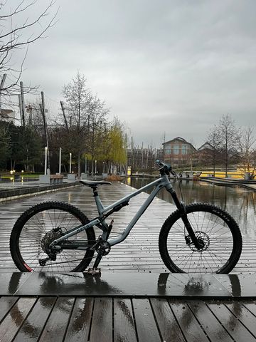 Used Commencal META AM 29 ORIGIN 2021 2021 Mountainbike, Light Gray, 29 — image 1 of 3