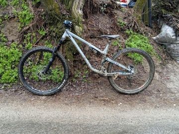 Used Commencal META AM 29 ORIGIN 2021 2021 Mountainbike, Light Gray, 29 — image 2 of 3