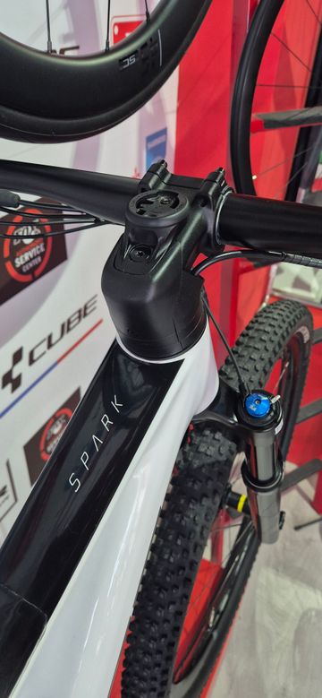 Used Scott Spark Other 2024 Mountainbike, White, 29 — image 7 of 18