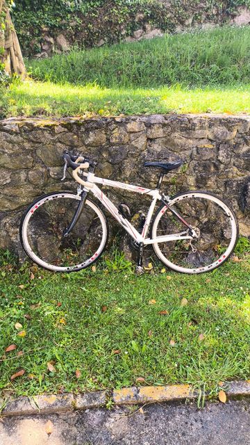 Used BH Contour 2015 Road & Gravel, White — image 1 of 32