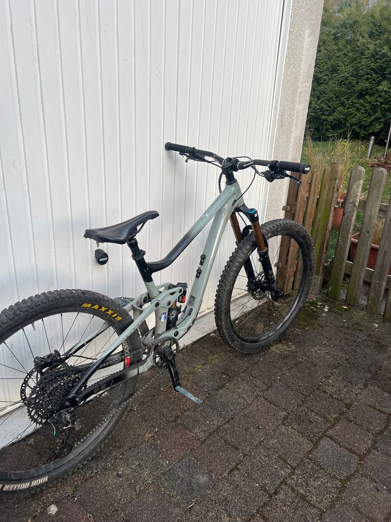 Used Giant Trance X 2 2022 2022 Mountainbike, Light Gray, 27.5 — image 3 of 4
