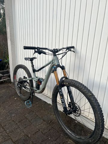 Used Giant Trance X 2 2022 2022 Mountainbike, Light Gray, 27.5 — image 2 of 4