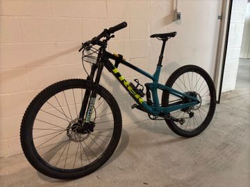 Used Trek Top Fuel 9.7 2020 2020 Mountainbike, Black, 29 — image 2 of 3