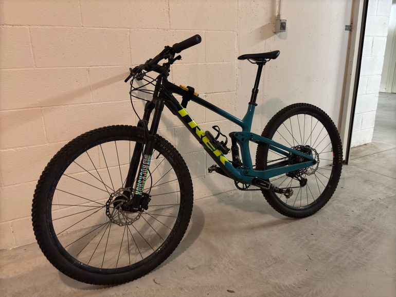 Used Trek Top Fuel 9.7 2020 2020 Mountainbike, Black, 29 — image 2 of 3