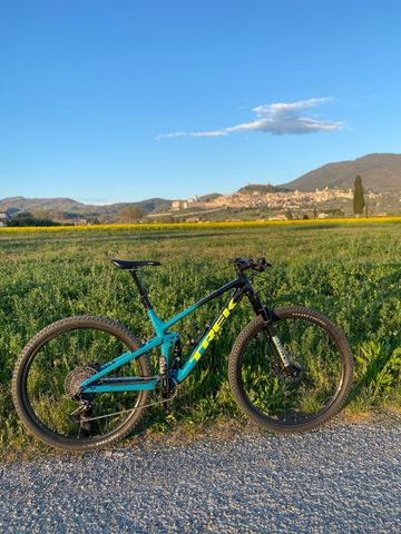 Used Trek Top Fuel 9.7 2020 2020 Mountainbike, Black, 29 — image 1 of 3