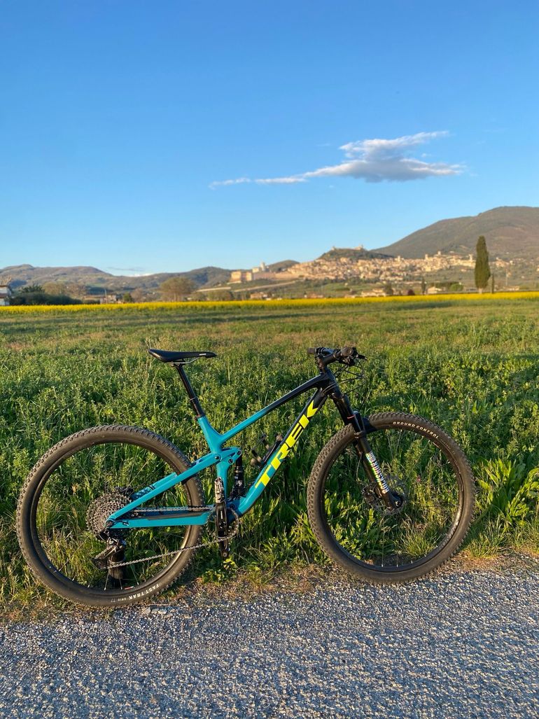 Used Trek Top Fuel 9.7 2020 2020 Mountainbike, Black, 29 — image 1 of 3