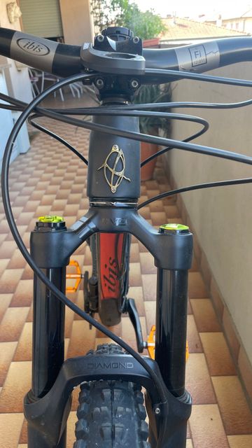 Used Ibis Cycles Ripley V2 2017 Mountainbike, Black — image 2 of 10