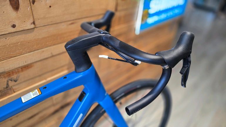 Used BMC Roadmachine TWO 2024 2024 Road & Gravel — image 4 of 12
