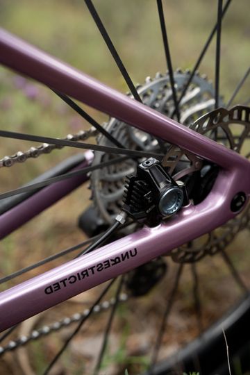 Used BMC URS 01 LT ONE 2024 2024 Road & Gravel, Purple — image 4 of 10
