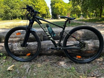 Used Giant Talon 2 2022 2022 Mountainbike, Green — image 2 of 11
