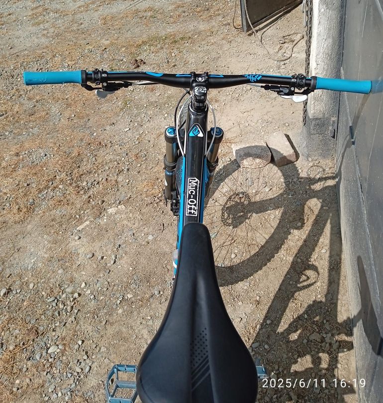 Used Trek Fuel EX 9.8 2011 2011 Mountainbike, Blue, 26 — image 4 of 12