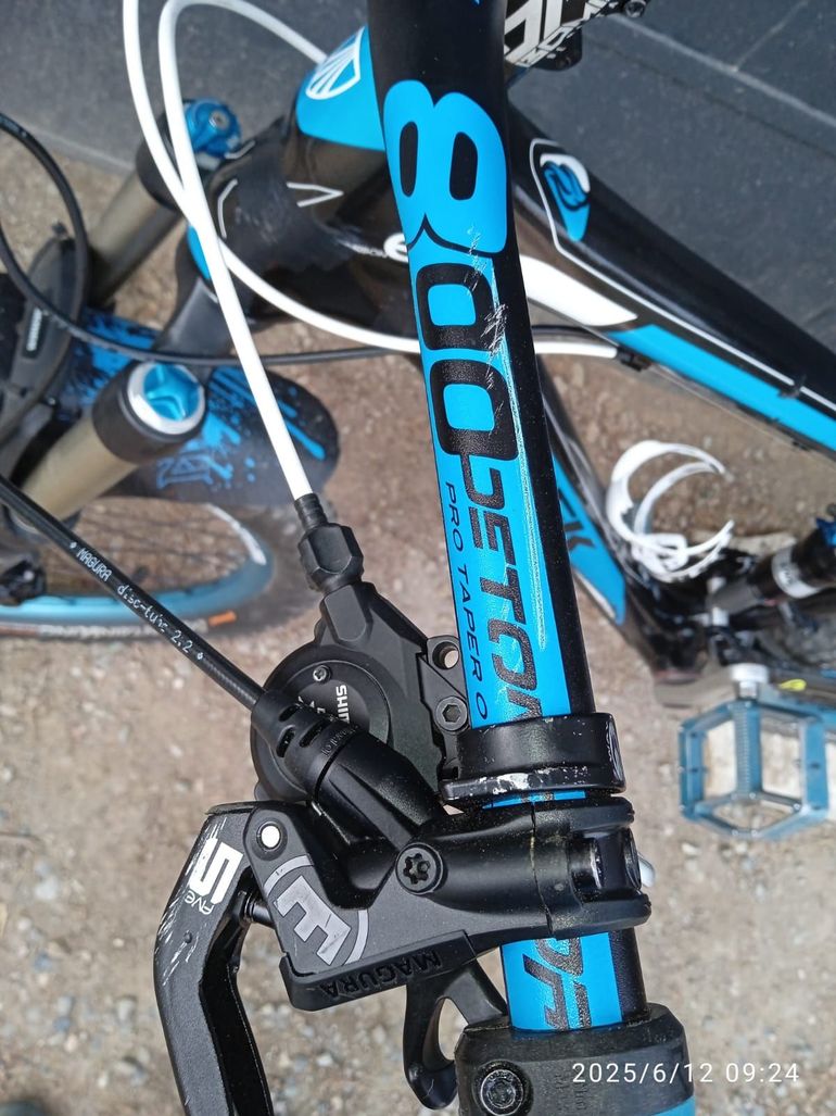 Used Trek Fuel EX 9.8 2011 2011 Mountainbike, Blue, 26 — image 8 of 12