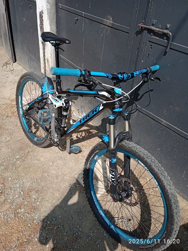 Used Trek Fuel EX 9.8 2011 2011 Mountainbike, Blue, 26 — image 3 of 12
