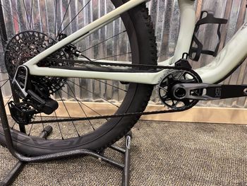 Used Specialized Epic 8 EVO Pro 2024 Mountainbike, Grün — image 2 of 5