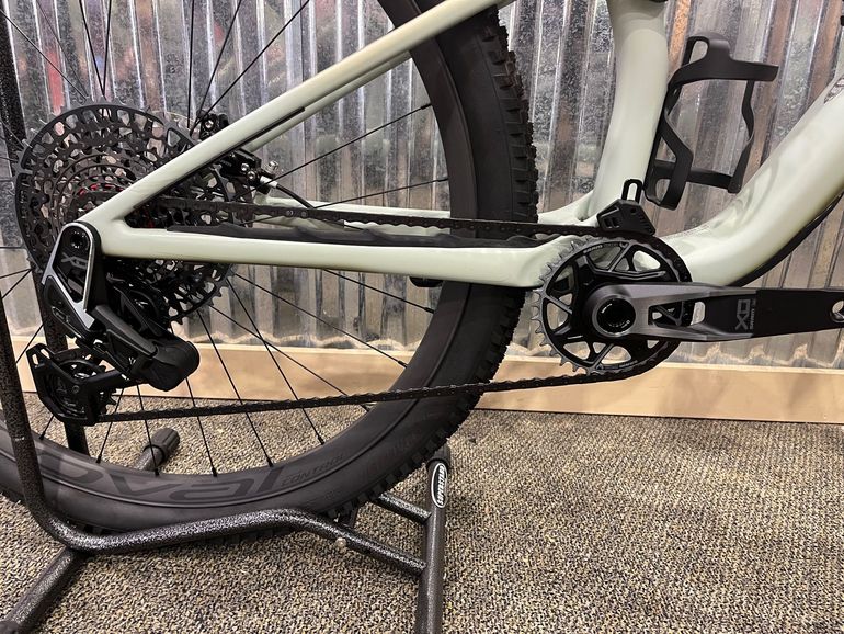 Used Specialized Epic 8 EVO Pro 2024 Mountainbike, Grün — image 2 of 5