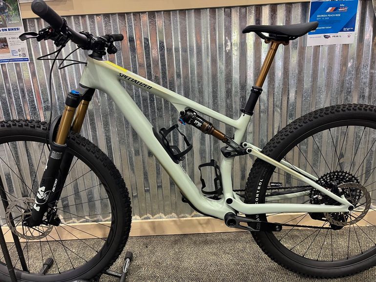 Used Specialized Epic 8 EVO Pro 2024 Mountainbike, Grün — image 4 of 5