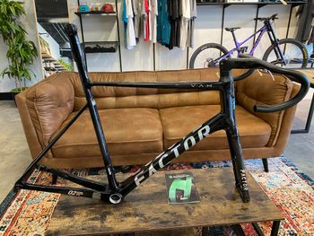 Used Factor O2 VAM Premium Package Frameset 2025 Road & Gravel, Black — image 1 of 10