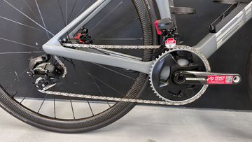 Used BMC Teammachine R 01 THREE 2024 2024 Road & Gravel, Red — image 2 of 4