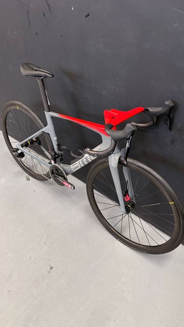 Used BMC Teammachine R 01 THREE 2024 2024 Road & Gravel, Red — image 3 of 4