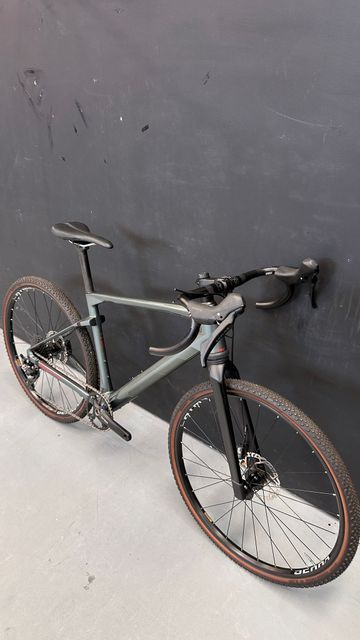 Gebrauchtes BMC Urs Shimano GRX 2023 Road & Gravel, Hellgrau — Bild 2 von 4
