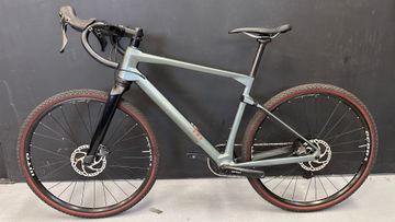 Gebrauchtes BMC Urs Shimano GRX 2023 Road & Gravel, Hellgrau — Bild 4 von 4