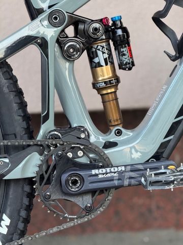 Gebrauchtes Pivot Shuttle SL SRAM X01 Eagle AXS 2024 Mountainbike, Hellgrau — Bild 5 von 11