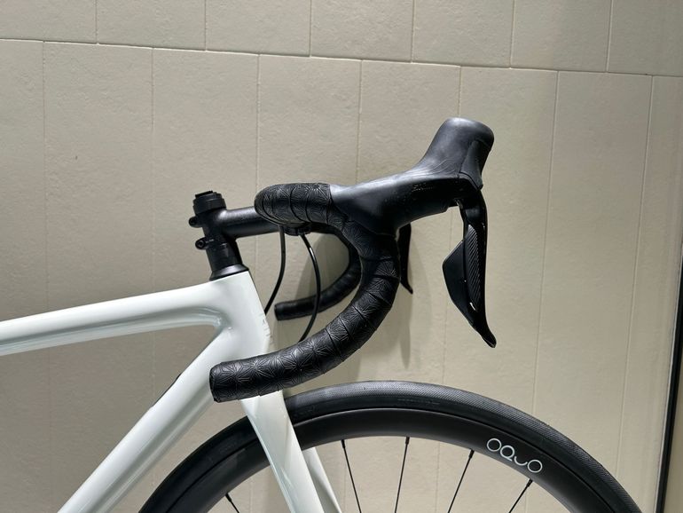 Used Specialized Aethos Shimano 105 Di2 2025 Road & Gravel, White — image 20 of 21