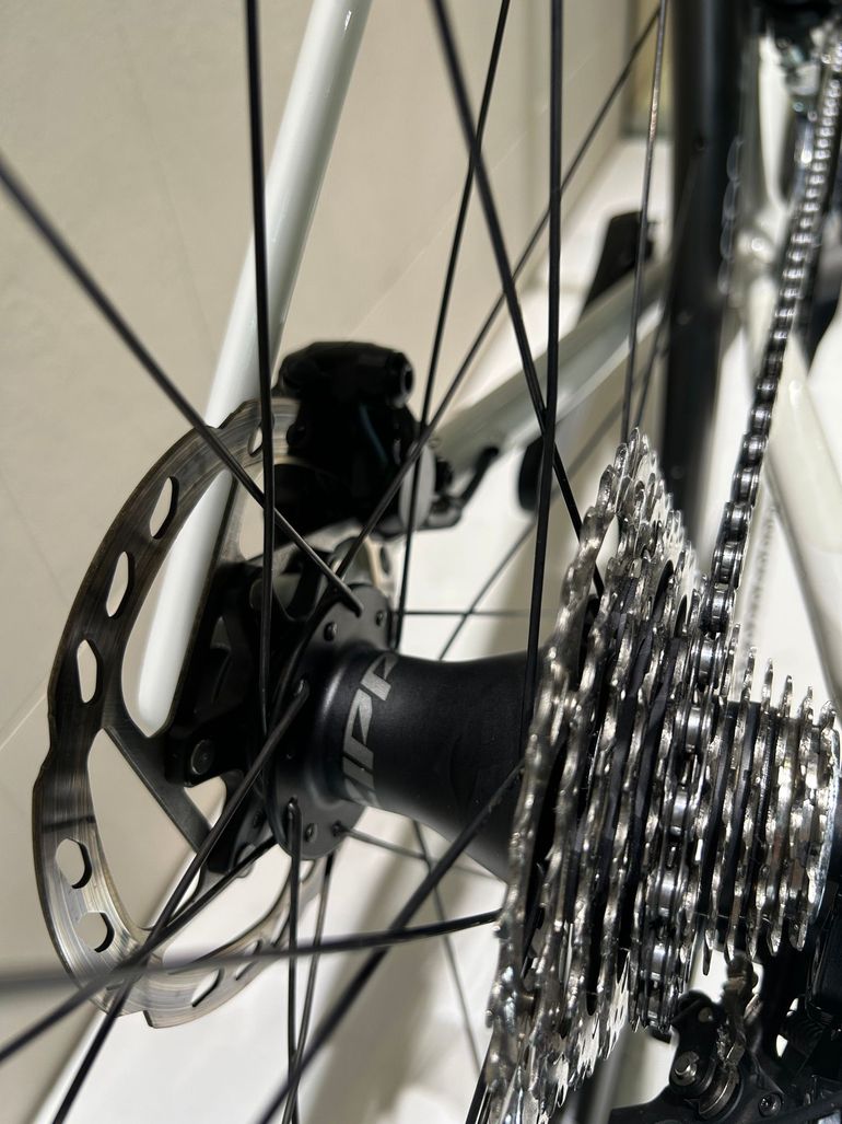 Used Specialized Aethos Shimano 105 Di2 2025 Road & Gravel, White — image 10 of 21