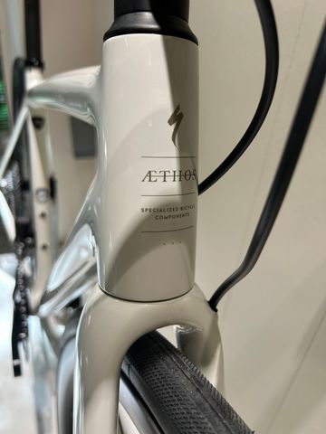 Used Specialized Aethos Shimano 105 Di2 2025 Road & Gravel, White — image 8 of 21