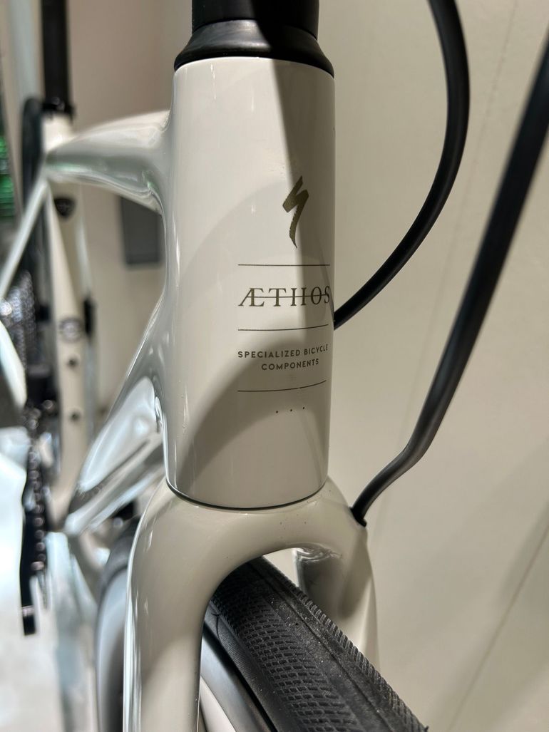 Used Specialized Aethos Shimano 105 Di2 2025 Road & Gravel, White — image 8 of 21