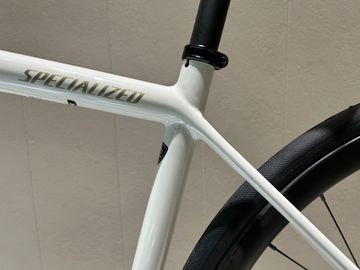 Used Specialized Aethos Shimano 105 Di2 2025 Road & Gravel, White — image 12 of 21