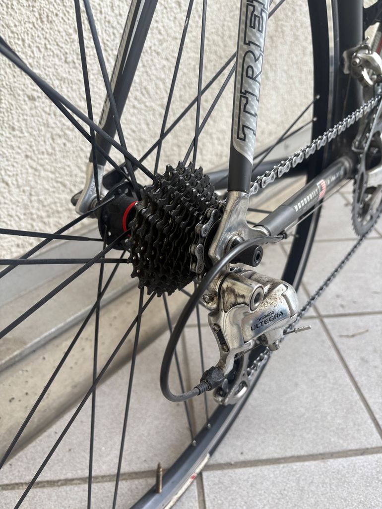 Used Trek Madone 5.0 2007 2007 Road & Gravel, Light Gray — image 2 of 7