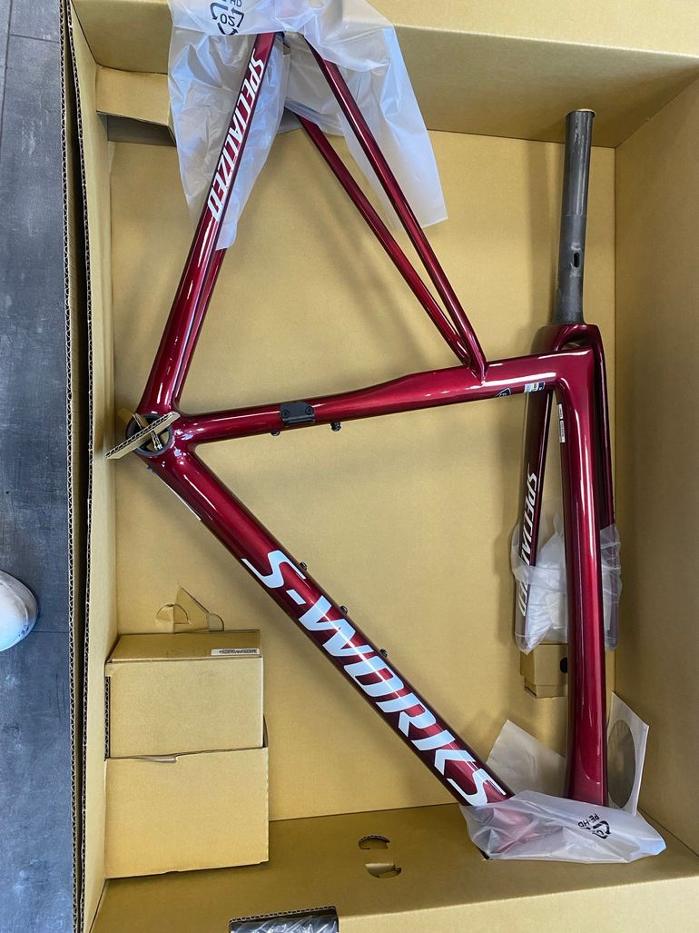 Used Specialized Tarmac SL8 2024 Road & Gravel, Red — image 1 of 3