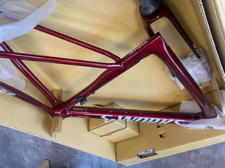 Used Specialized Tarmac SL8 2024 Road & Gravel, Red — image 2 of 3