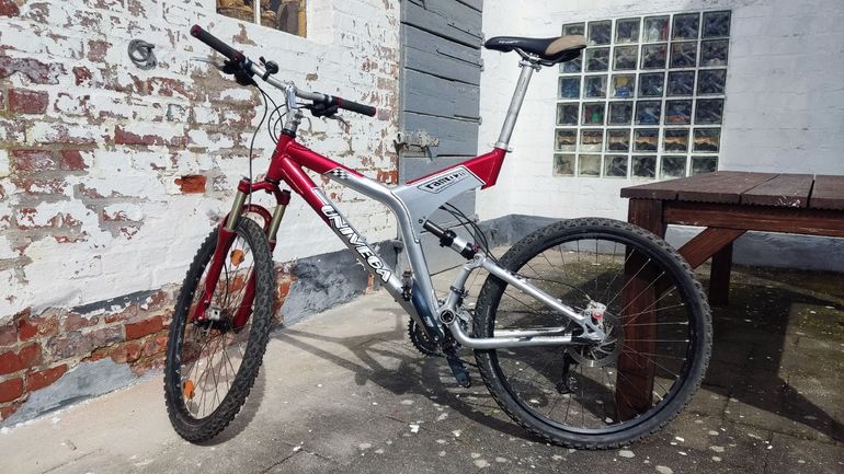 Used Univega Ram 930 2005 Mountainbike, Light Gray — image 2 of 11