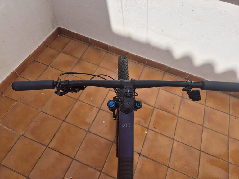 Used Orbea OIZ M-TEAM AXS 2024 2024 Mountainbike, Purple, 29 — image 12 of 13