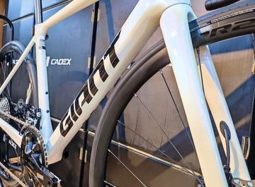 Brugt Giant TCR Advanced 2 KOM 2025 2025 Road & Gravel — billede 2 af 8