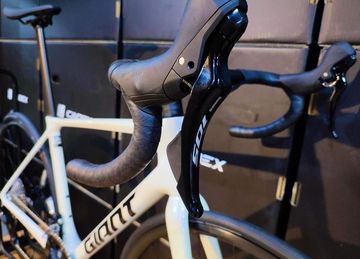 Brugt Giant TCR Advanced 2 KOM 2025 2025 Road & Gravel — billede 6 af 8