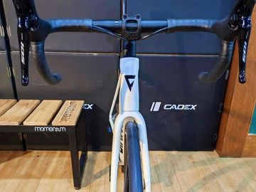 Brugt Giant TCR Advanced 2 KOM 2025 2025 Road & Gravel — billede 3 af 8