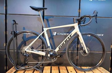 Brugt Giant TCR Advanced 2 KOM 2025 2025 Road & Gravel — billede 1 af 8