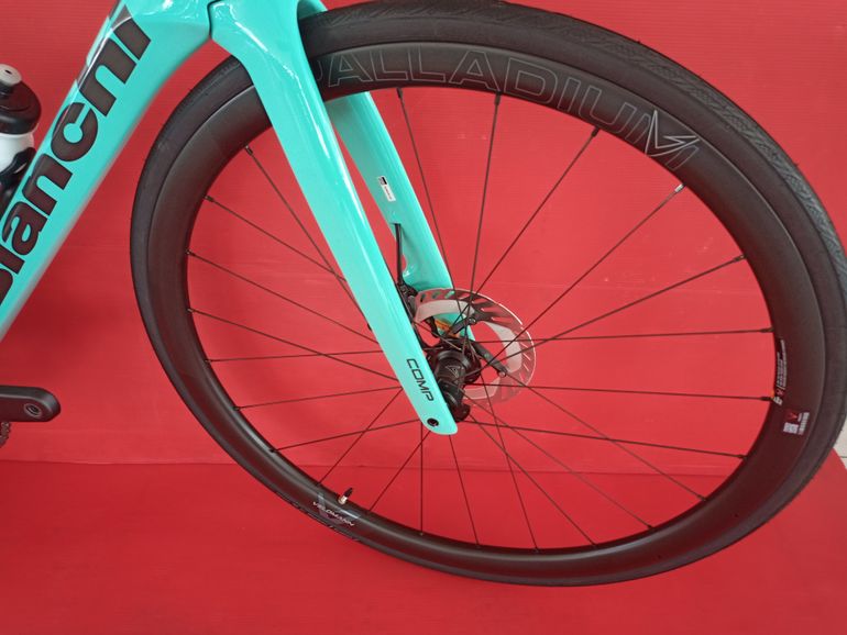 Used Bianchi Specialissima COMP Ultegra Di2 2024 2024 Road & Gravel — image 10 of 10