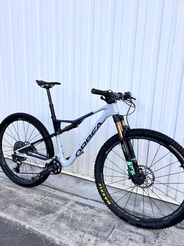 Gebrauchtes Orbea Oiz SRAM X01 Eagle 2024 Mountainbike, Blau — Bild 2 von 18