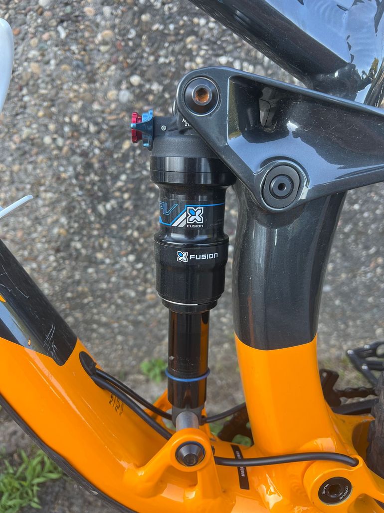 Used Trek Fuel EX 5 Gen 5 2023 2023 Mountainbike, Orange, 27.5, 29 — image 6 of 7