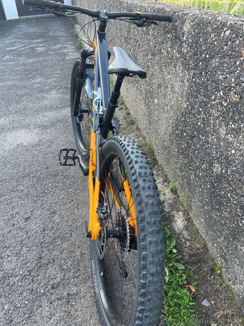 Used Trek Fuel EX 5 Gen 5 2023 2023 Mountainbike, Orange, 27.5, 29 — image 4 of 7
