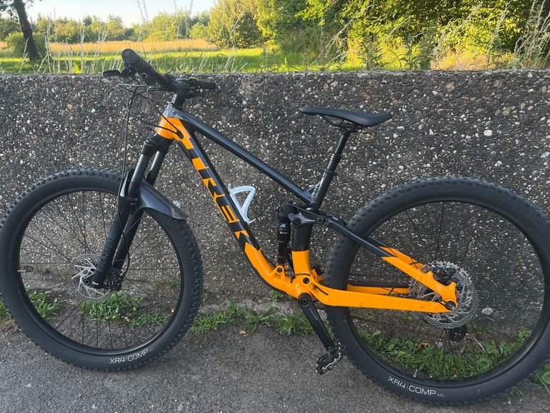 Used Trek Fuel EX 5 Gen 5 2023 2023 Mountainbike, Orange, 27.5, 29 — image 2 of 7