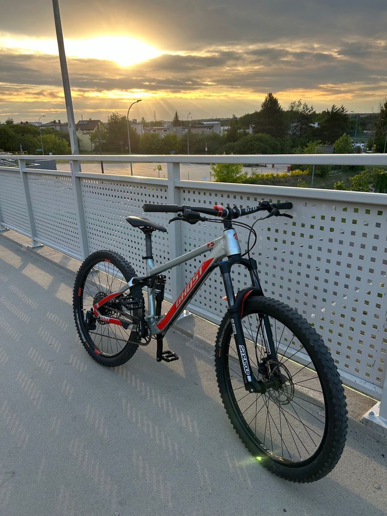 Used Ghost Kato FS 2023 2023 Mountainbike, Light Gray, 27.5 — image 6 of 6
