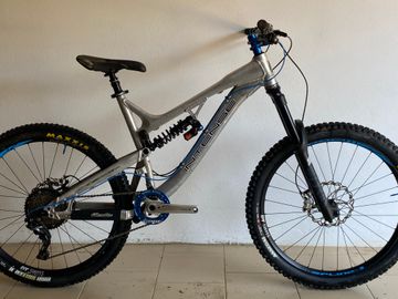 Used Intense Tracer 2 2016 Mountainbike, Light Gray — image 1 of 3