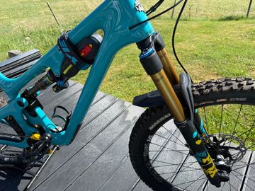 Used Yeti SB140 T2 2020 2020 Mountainbike, Blue, 27.5 — image 3 of 5